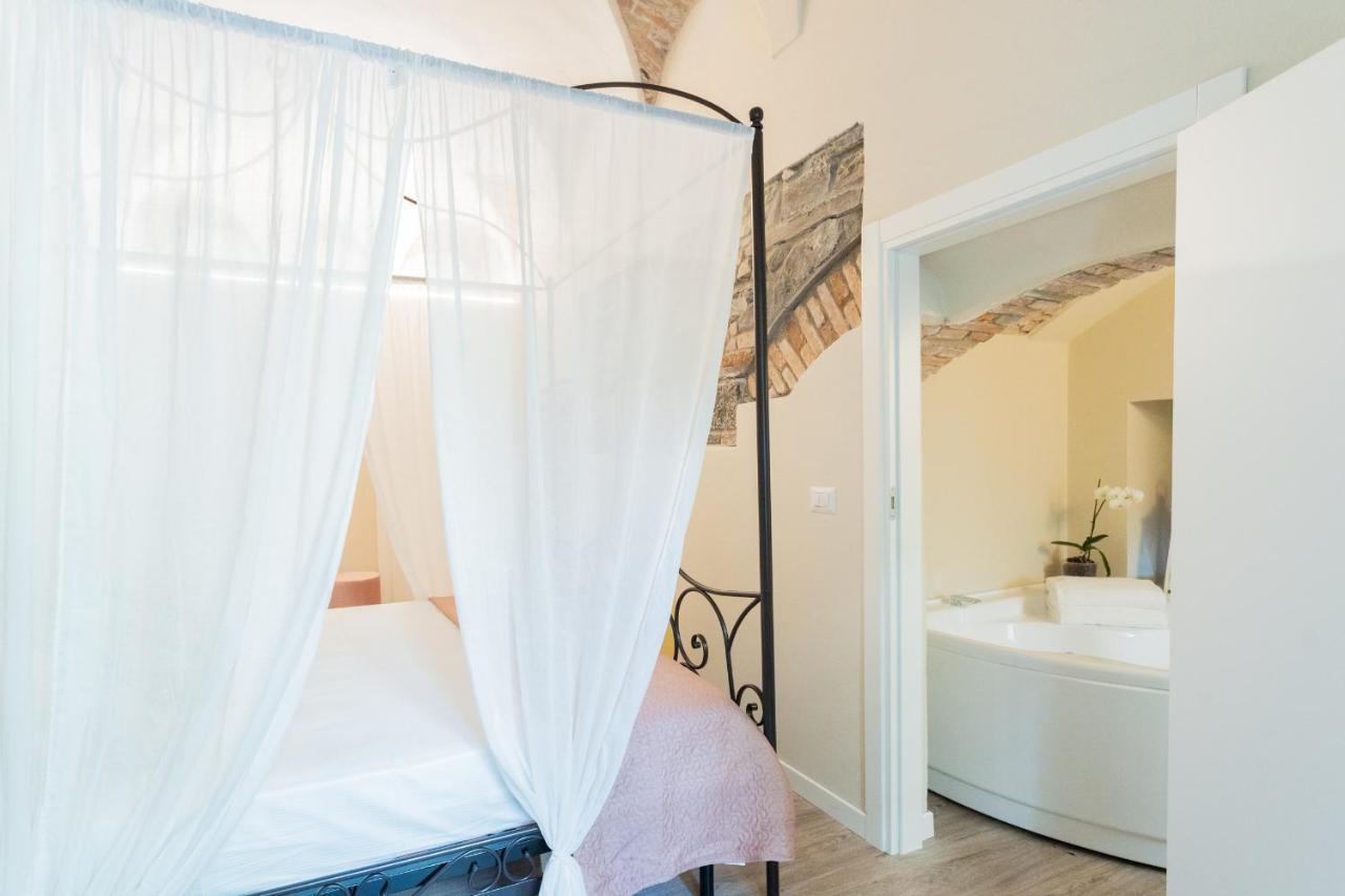 Romantic Escape City Centre With Jacuzzi & Parking By Rent All קומו מראה חיצוני תמונה