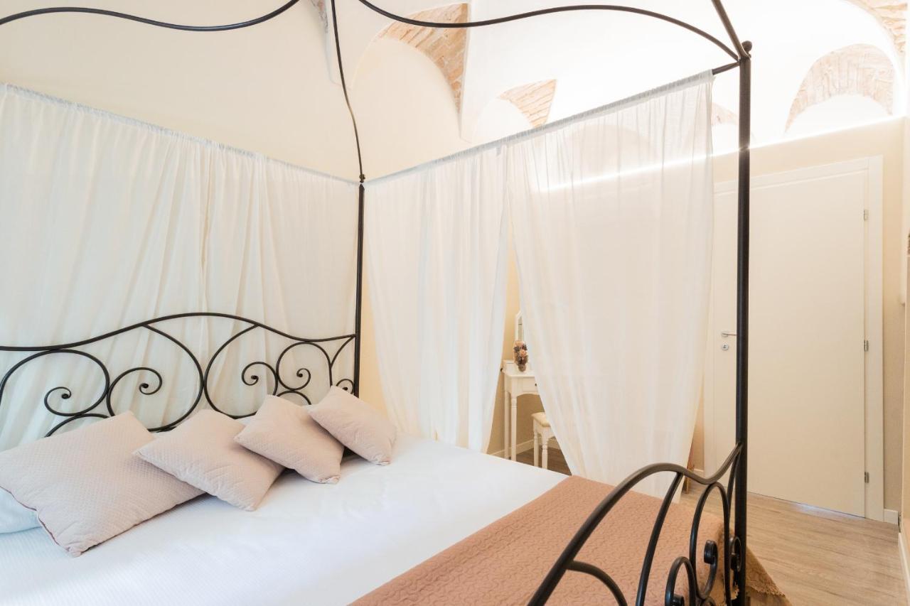 Romantic Escape City Centre With Jacuzzi & Parking By Rent All קומו מראה חיצוני תמונה