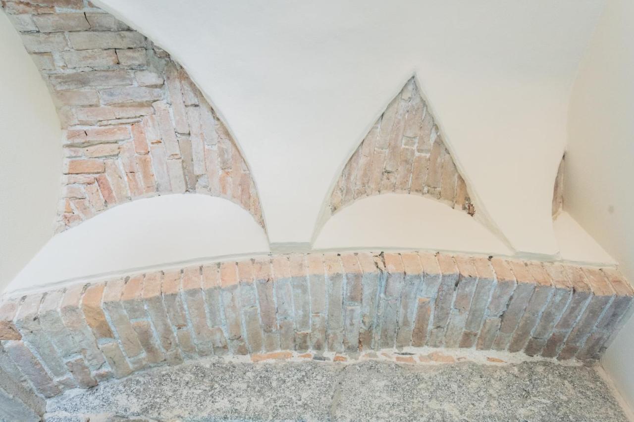 Romantic Escape City Centre With Jacuzzi & Parking By Rent All קומו מראה חיצוני תמונה