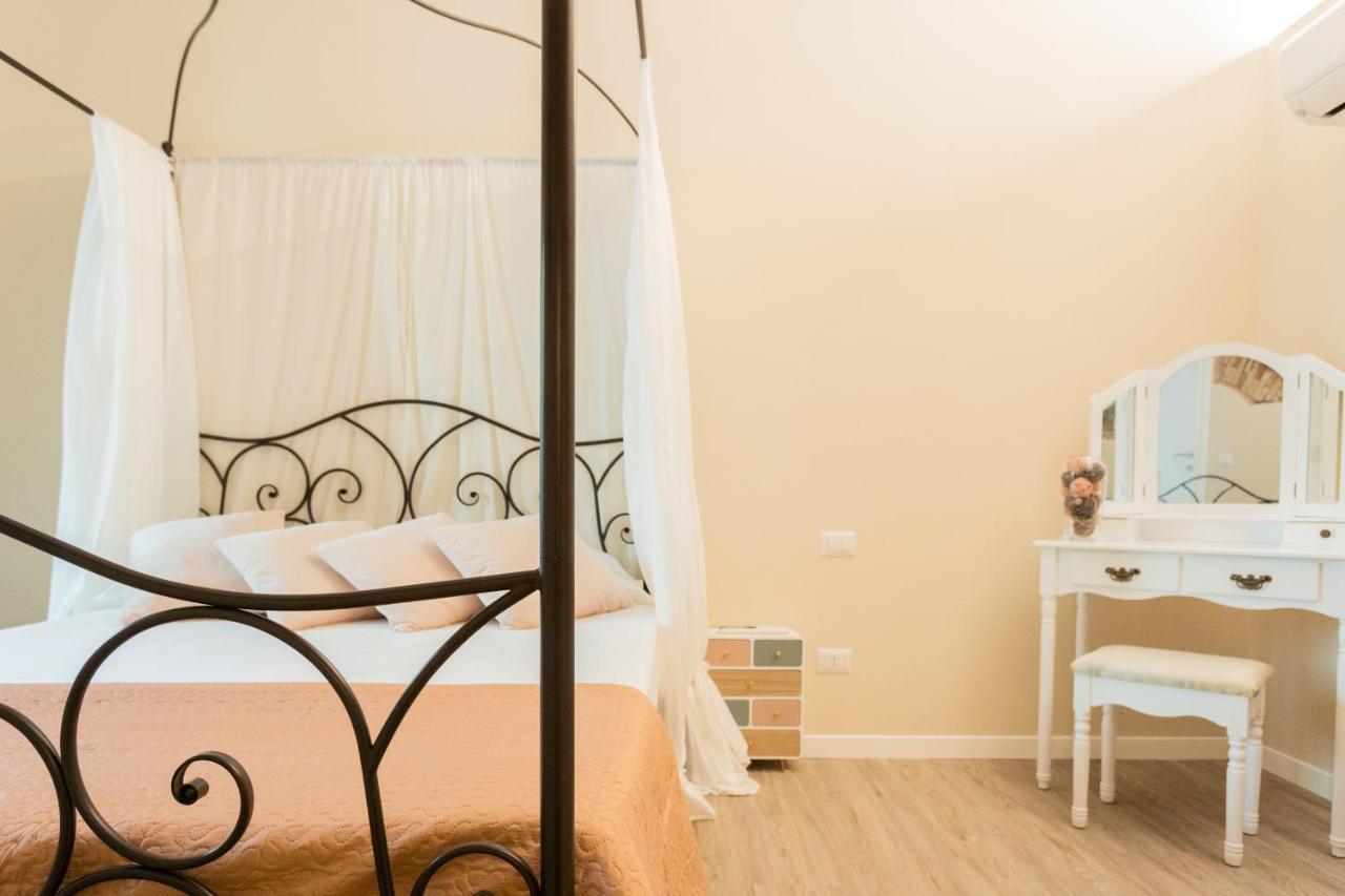 Romantic Escape City Centre With Jacuzzi & Parking By Rent All קומו מראה חיצוני תמונה