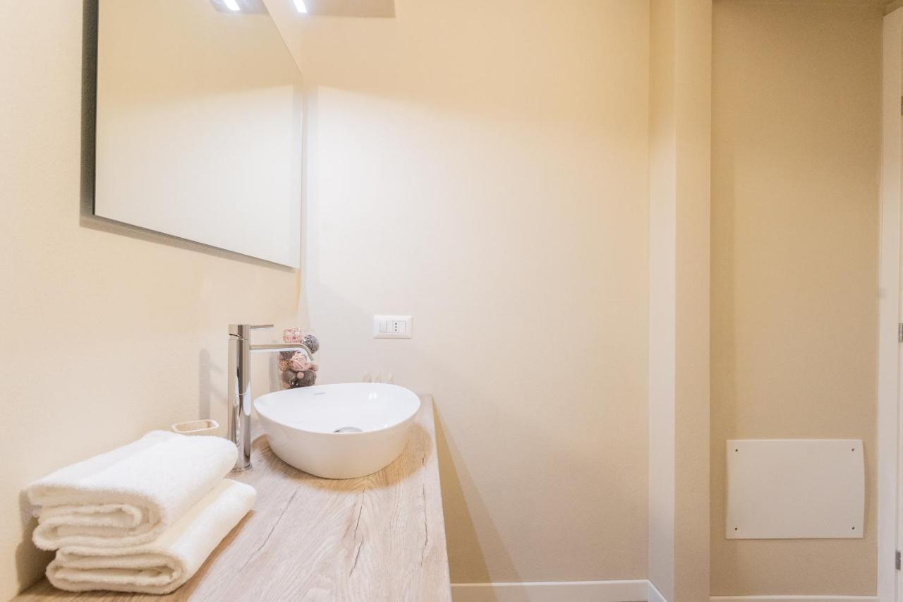 Romantic Escape City Centre With Jacuzzi & Parking By Rent All קומו מראה חיצוני תמונה